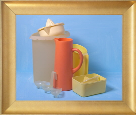 nature-morte-avec-ustensiles-en-plastique